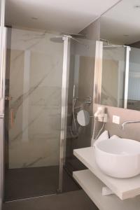 Ένα μπάνιο στο HEIMAT - Light Loft