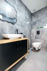 Ένα μπάνιο στο מול הים בקיסריה1