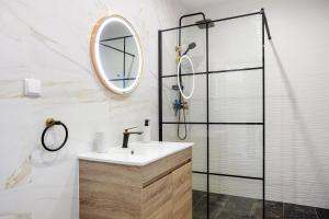 Koupelna v ubytování Vintage Gonçalo Lagoa Stay + 13 fotografií