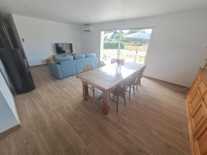 Η κουζίνα ή μικρή κουζίνα στο Maison climatisée à Plestin-les-Grèves - 8 personnes