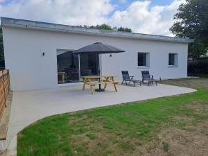 Το κτήριο όπου στεγάζεται  η παραθεριστική κατοικία