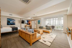 Χώρος καθιστικού στο Adventure Pad at The Bay Hotel