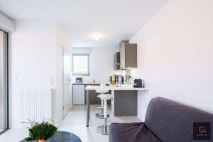 Η κουζίνα ή μικρή κουζίνα στο Élégant studio cosy au cœur de Biscarrosse — idéal pour 2 personnes +18 φωτογραφίες