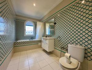 Phòng tắm tại Appartement Narjis centre malabata