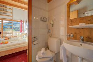 Koupelna v ubytování Hotel Relais Alpin + 149 fotografií