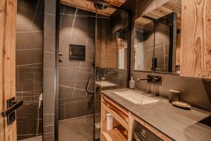 Un baño de Les Hauts de Val Stunning Apartment with Panoramic View