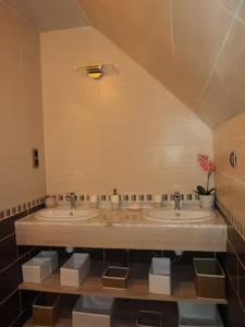 Koupelna v ubytování Chambre à Louer - CAUMONT L'EVENTE