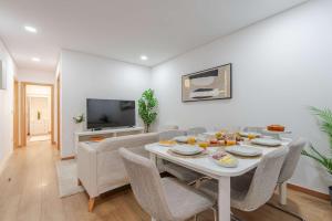 Jídlo v apartmánu nebo okolí + 22 fotografií