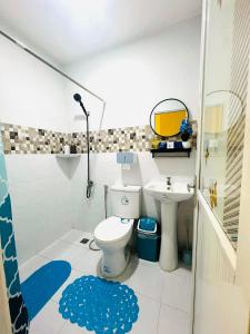 Ένα μπάνιο στο Secure & Serene 2 Bedrooms Townhouse with Parking