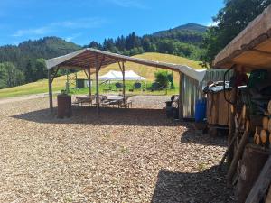 Un paisaje natural cerca del camping