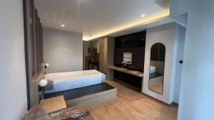 Gallery image of J5 Hotel in Ban Zong Katiam