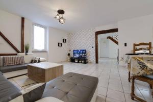 Posezení v ubytování La Casa Savary Charm & Comfort of Lauragais 140 m2