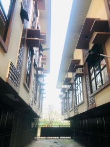 Το κτήριο όπου στεγάζεται  το διαμέρισμα