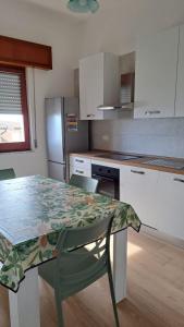 Nhà bếp/bếp nhỏ tại Sunday's Home