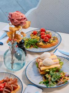 Jídlo v hotelu nebo okolí