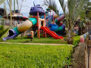 Ο χώρος παιχνιδιού για παιδιά στο Dominion castle hotel +19 φωτογραφίες