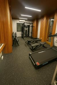 Fitness centrum a/nebo fitness zařízení v ubytování San Hotel & Pool