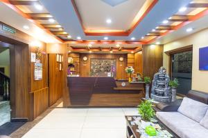 Ο χώρος του λόμπι ή της ρεσεψιόν στο Hotel Airport Deepshree