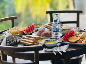 Φαγητό σε αυτό το διαμέρισμα ή κάπου εκεί κοντά