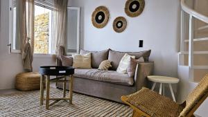 Un lugar para sentarse en Villa Spika with seaview and shared pool