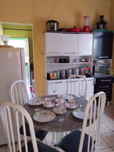 Kuchyň nebo kuchyňský kout v ubytování Casa simples e aconchegante em Cunha