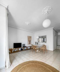 Et tv og/eller underholdning på 3 BDR Detached house in Chayofa + 35 billeder