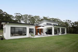 Το κτήριο όπου στεγάζεται  η παραθεριστική κατοικία