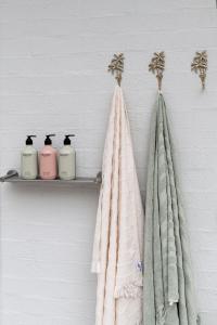 Φωτογραφία από το άλμπουμ του Emmanuel House σε Scotts Head