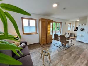 Χώρος καθιστικού στο Ferienhaus Heidi Ferienwohnung Fernblick