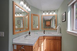 Koupelna v ubytování 164 Jillian + 16 fotografií