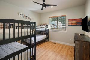 Postel nebo postele na pokoji v ubytování 110 Crane