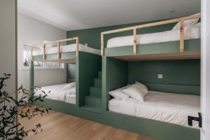 Postel nebo postele na pokoji v ubytování Chalet a Samia - Spa, luxury, Jay Peak view