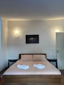 Una cama o camas en una habitación de Villa NIKI Ohrid By Germanoff