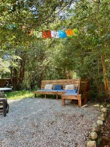 Κήπος έξω από το Camping camino a la junta