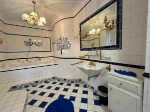 Ένα μπάνιο στο Honor - Extravaganz +14 φωτογραφίες