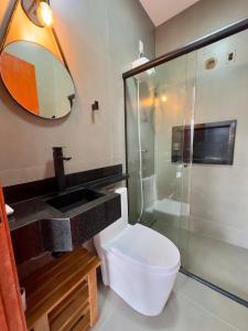 Koupelna v ubytování Riviera de Garopaba Unidade Vista Mar + 29 fotografií