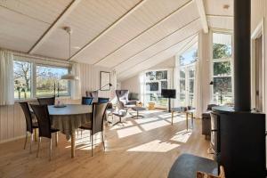 Μια τηλεόραση ή/και κέντρο ψυχαγωγίας στο JB368-Fjerritslev-Ahornvej-38