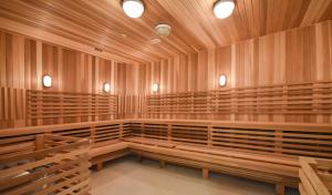 Φωτογραφία από το άλμπουμ του Beautiful Luxurious Modern Condo With Breathtaking Views στο Τορόντο