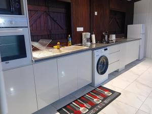 Η κουζίνα ή μικρή κουζίνα στο Logement cosy et chic