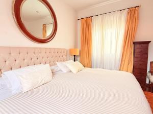 Postel nebo postele na pokoji v ubytování Ático en Plaza de la Constitución 3 bedrooms + 67 fotografií