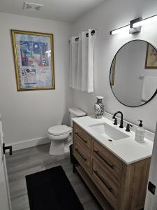 Ένα μπάνιο στο Fabulous private villa walking distance to the beach