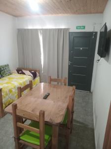 Μια τηλεόραση ή/και κέντρο ψυχαγωγίας στο Cabañas Emilia