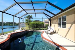 Бассейн в Villa Milano Private Pool Home River Strand или поблизости