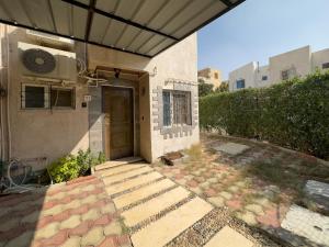 Το κτήριο όπου στεγάζεται  η παραθεριστική κατοικία