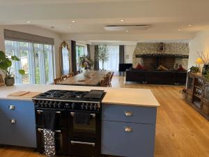Kuchyň nebo kuchyňský kout v ubytování Denmark House - 9 bed property with snooker room + 92 fotografií