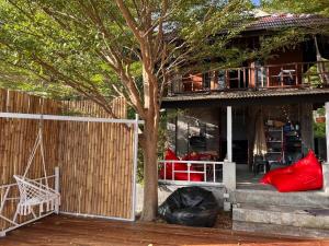 En balkon eller terrasse på Soulful Love Nest