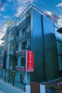 Το κτήριο όπου στεγάζεται  το ξενοδοχείο