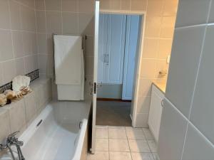 Φωτογραφία από το άλμπουμ του Whale and Waddle σε Rocklands