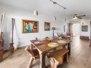 Φωτογραφία από το άλμπουμ του Sunny Rio Mar Escape With Balcony Beach n Pool σε Carmelita