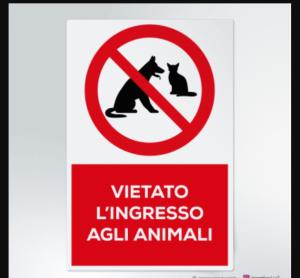 ein Schild mit der Aufschrift violato livenoscoscoxinoxin ak in der Unterkunft L'ANGOLINO, Casale vita nova in Manciano + 19 Fotos